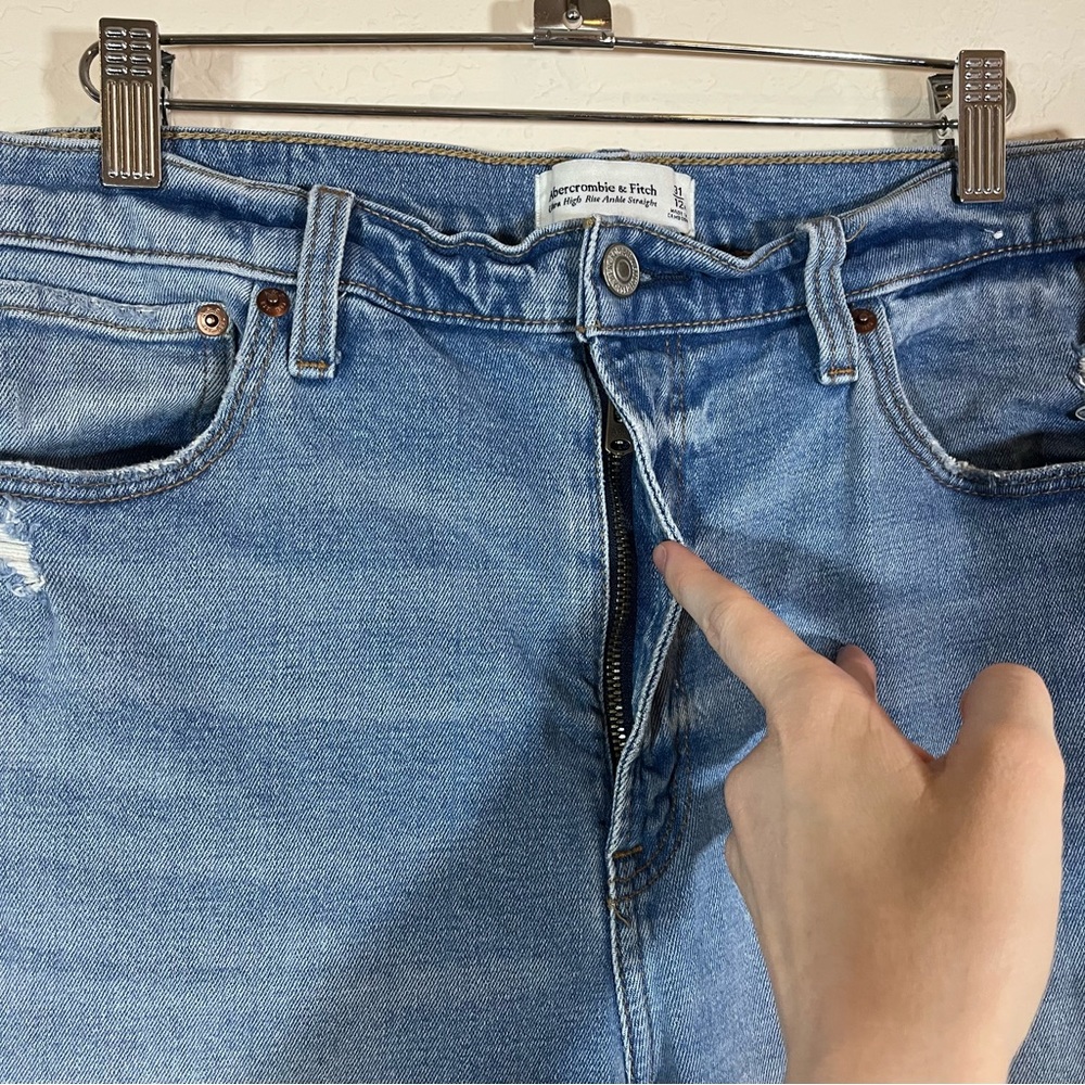 Abercrombie & Fitch Ultra High Rise Ankle Straight Curve Love Jeans Size 12 / 31 - Picture 9 of 11